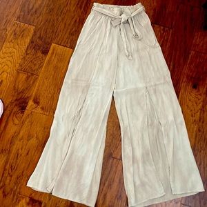 Lulus wide leg, slit pants
